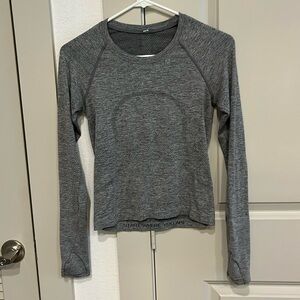 Women’s Lululemon Swiftly Tech Long Sleeve 2.0 *Race SLTE/WHT Size 4